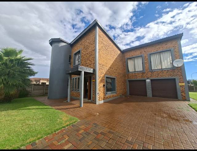 4 BEDROOM HOUSE FOR SALE IN RIVERSDALE